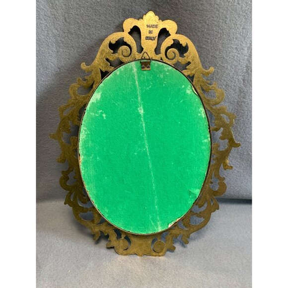 Vintage Brass Oval Ornate Convex Flowers Picture Frame Made in Italy 13.5" x 10" - Picture 3 of 8